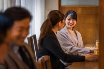 カウンター居酒屋で“異臭を放つ”男性客が招いた地獄絵図…若い女性客は「逃げるように去っていった」