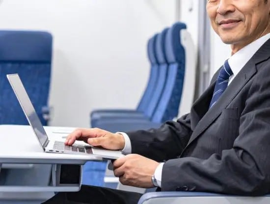 ノートパソコンに映し出されたのは……