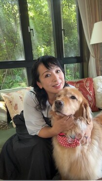 「結婚してあげてもいいわよ」60代バツなし漫画家・折原みとが語る、おひとりさまの“上から目線”戦略