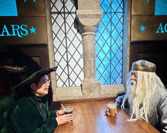 奥さんも一緒にコスプレを楽しむ