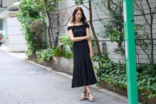 離婚後はモデルとライバーの二刀流に