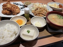 “自炊キャンセル界隈”の金欠記者がやよい軒で本領発揮。「2000円でどれだけ白米を食べられるか？」挑戦してみた