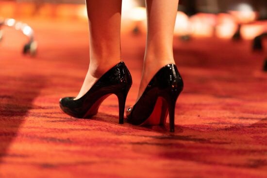 ラブホで“証拠写真”を撮られた35歳人妻が迎えた哀しい顛末。義母の干渉に耐えかねて…――仰天ニュース特報