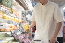 資産10億円の不動産投資家が語る「お金が増える人の消費哲学」。富士山頂の“500円ジュース”が安いワケ