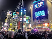 「渡されたお酒を飲んだら意識が朦朧として…目覚めたら知らないタワマンだった」ハロウィンで性被害に遭った女性たちの悲痛な叫び