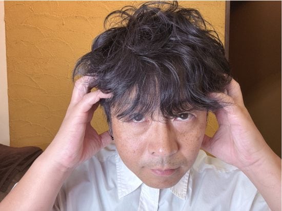 「抜け毛が増えたかも」0円で出来る1日3分の頭皮ケアを美容師が伝授。間違ったケアでは逆に抜け毛が増える