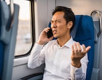 「ふざけるな！」新幹線で“大声通話”を止めないサラリーマン。数分後、「申し訳ありません」と小さな声で謝ったワケ