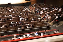 クラシックコンサートに現れる“ブラボーおじさん”に「迷惑」と批判殺到…早すぎる“大声”で余韻が台無し