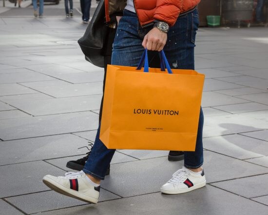 「ダサい中年男性」がだいたい身に着けている“失敗ファッション”ワースト3