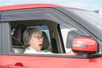 事故を起こしたのに「車から出ない」70代の老人。一方的な過失でも“謝罪ナシ”のあきれた言い分――仰天ニュース特報
