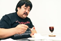 ギャンブルに総額8000万円以上をつぎ込んできた鈴木もぐらが明かす「最高の脳汁を出して幸せになる方法」