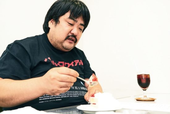 ギャンブルに総額8000万円以上をつぎ込んできた鈴木もぐらが明かす「最高の脳汁を出して幸せになる方法」