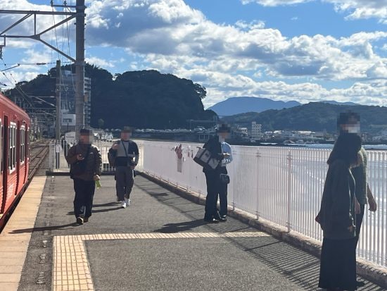 中国人が今「日本のトレンディドラマ」に熱狂するワケ。『東京ラブストーリー』『白線流し』…名作の聖地に観光客が殺到中