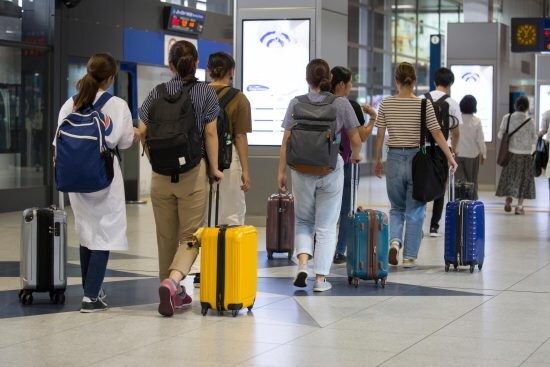 “困っている外国人女性”に“片言の英語”で話しかけた駅員に訪れた悲劇「かわいそうで見ていられませんでした」――大反響セレクション