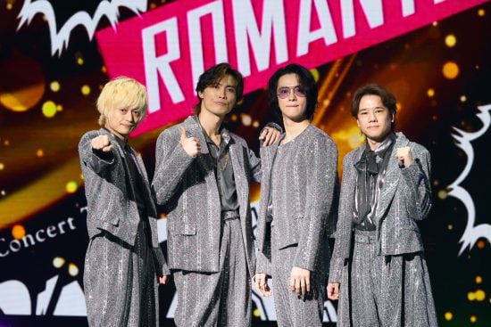 ガラケー型ペンライトがSNSで話題! A.B.C-Zライブの魅力に迫る