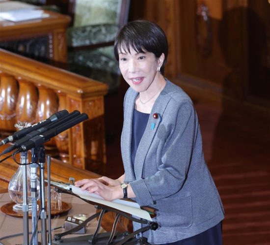 高市首相「いいから黙って全部オレに投資しろ！」 安倍元首相の「バイ・マイ・アベノミクス」を彷彿とさせる発言が話題に