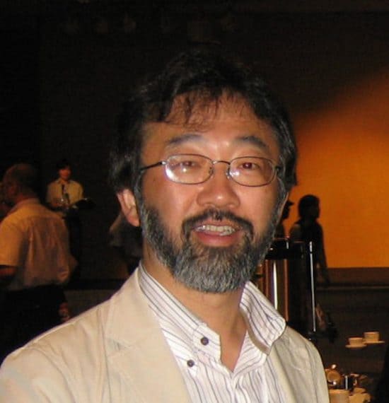 サルが温泉街で大暴れ中