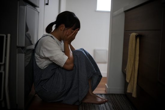 「高価な家電は使うな」移住先の“謎ルール”に困惑した32歳女性「ドラム式洗濯機や42型以上のテレビ」がNG。破った結果…――大反響セレクション