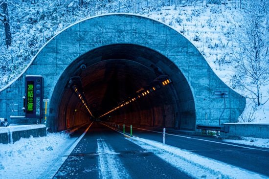 トンネル