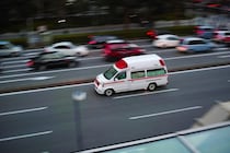 “あおり運転”された救急車の運転手が明かす恐怖体験。命に関わる場面で「手が震えていました」――大反響セレクション