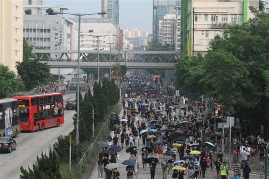 「武力衝突ではなく静かな締め上げ」山口真由氏が分析する香港民主党解散の真相