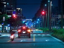 「窓を開けろ！」深夜の道路で“あおり運転”してきた黒いセダンが警察に捕まるまで――大反響セレクション