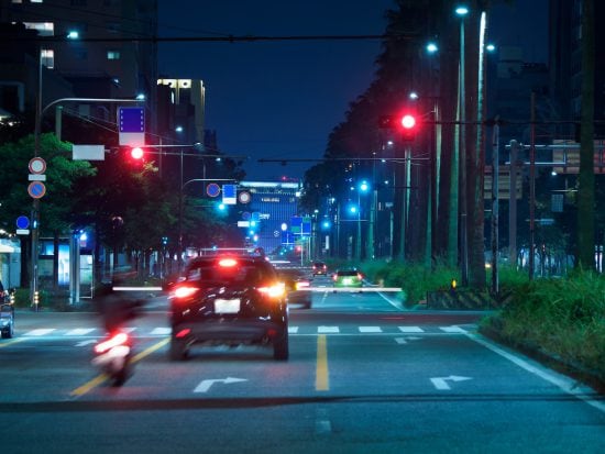 「窓を開けろ！」深夜の道路で“あおり運転”してきた黒いセダンが警察に捕まるまで――大反響セレクション