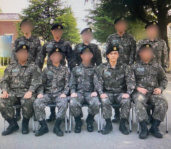 「スマホ禁止、丸刈り、毒ガスで涙が止まらない」韓国の若者全員が経験する兵役の壮絶リアル。BTSも例外なし