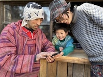 ほぼ交際0日で結婚、東京から青森に移住した女性。公共の電気、ガス、水道も使わない「0円生活」の内容