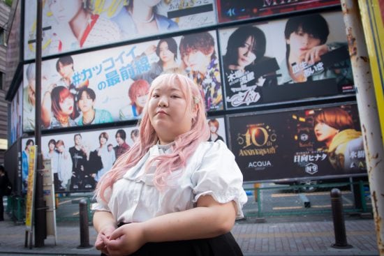 自宅の風呂場で「赤ちゃんが生まれた」ことも…歌舞伎町で生き抜いた女性の壮絶半生。家出、闇金、1000万円の借金まで