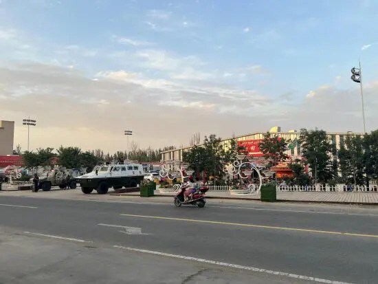 一九八四+四〇 ウイグル潜行