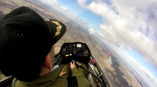 空を飛ぶ澤田さん