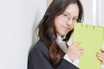 42歳のセクシー女優、中学生の娘に名前を検索され…「もともと、ちょっと変わった母親だとは思われていたみたい（笑）」――3連休ベスト