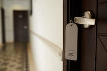 元旦のラブホテルでまさかの再会。高校時代の先生たちが恥ずかしい姿で目の前に…「何とも気まずい経験でした」――週末ベスト