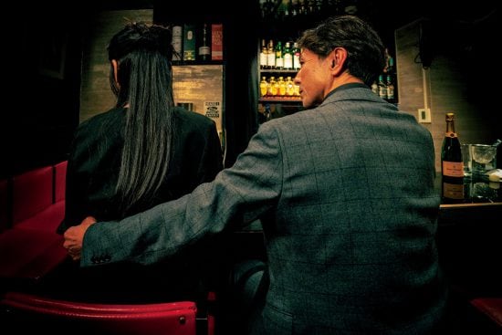 当事者が告発［性接待］の実態