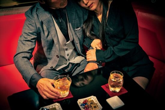 当事者が告発［性接待］の実態