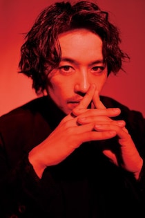 斎藤工が「僕は明らかに老害予備軍」と語る理由。「僕ら世代が駆逐されないと健全にならない」44歳の危機感