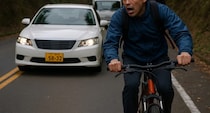 山道で“自転車”を「あおり運転」したセダン車…怒り心頭のチャリ男が“まさかの逆襲”をした結末――仰天ニュース特報