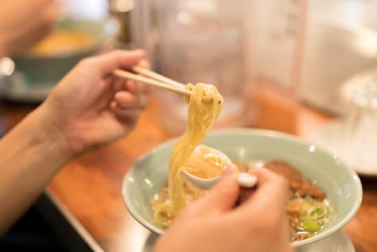 「今日のスープ、濃度がブレてないか?」ラーメンオタク常連客の“善意”に店主が爆発…あえなく出禁になるまで