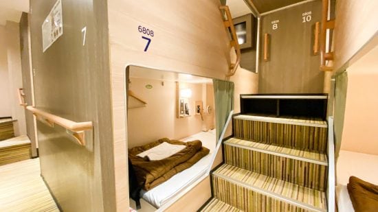 フェリーの個室