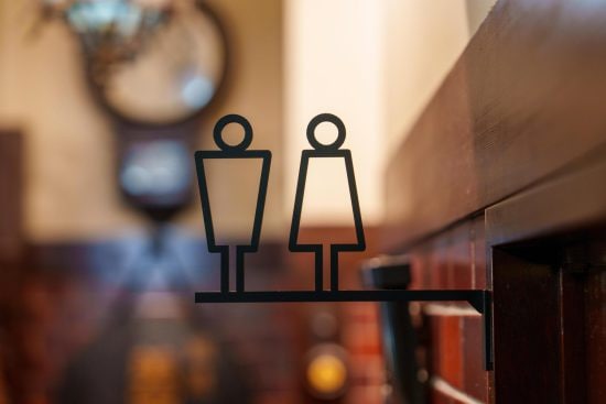 職場が外国人観光客の“無料トイレスポット”扱いになった女性の嘆き「同じ人が1日に5回も…」――仰天ニュース特報