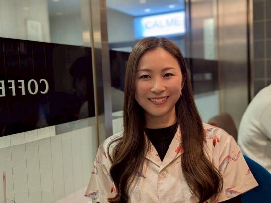 高3で、突然「あいうえお」が発声できなくなった…「喉に金属を埋める手術」を受けた34歳女性が“救い”を見つけるまで