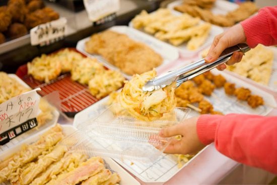 「日高屋・王将」の“ちょい飲み需要”に黄信号?ドラッグストアが「総菜」で外食チェーンを飲み込む未来