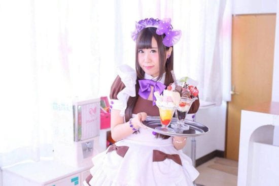 義父からの虐待、実父の愛人からの暴言…「もう家族はいらない」そう思った直後に卵巣がん宣告。“メイド歴18年”女性の壮絶な半生