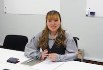 「イエスかハイか喜んで」男社会の“ガテン系”会社に入社した金髪娘…母と変えた“空気”「噂話やいじめは絶対に許さない」