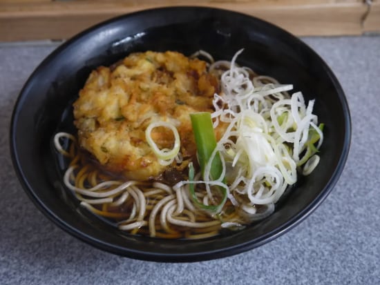 一口も食べないまま電車へ…“駅そば店員”が遭遇した迷惑客。実は「冷やし＝早い」は誤解？――仰天ニュース特報