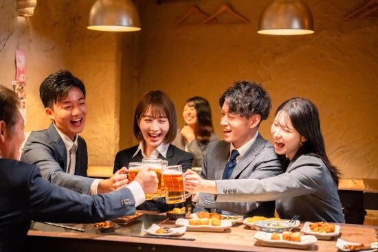 「年収はどれぐらいもらってんの?」同窓会で“天然キャラの同期”が豹変…和やかな空気をぶち壊したワケ――仰天ニュース特報