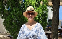 「どうして日本人はこんな神業ができるの？」外国人女性が驚いた“日本の光景”。電車、コンビニ、100円ショップ… ――仰天ニュース特報