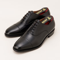 最新スニーカーなのに「立ち仕事で疲れる」ワケ。“ふわふわクッション”を選んではいけない理由