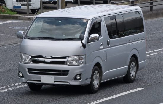 “あおり運転”の恐怖。ハイエースが「10分以上後ろにぴったり」事態が一変、警察に捕まるまで…一発で免許取消しも、最新の厳罰事情